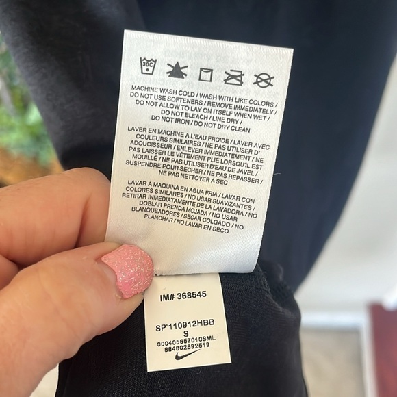 Brand New Nike Dri-Fit Black Tank Top Crew Neck Sporty Workout Athletic Gym - Picture 12 of 13